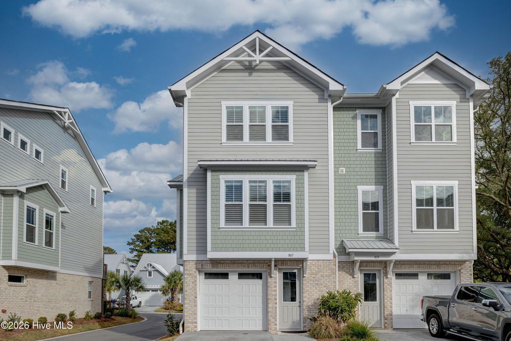 Photo of 1817 Bungalow Row, Wilmington, NC 28409 (MLS # 100561022)