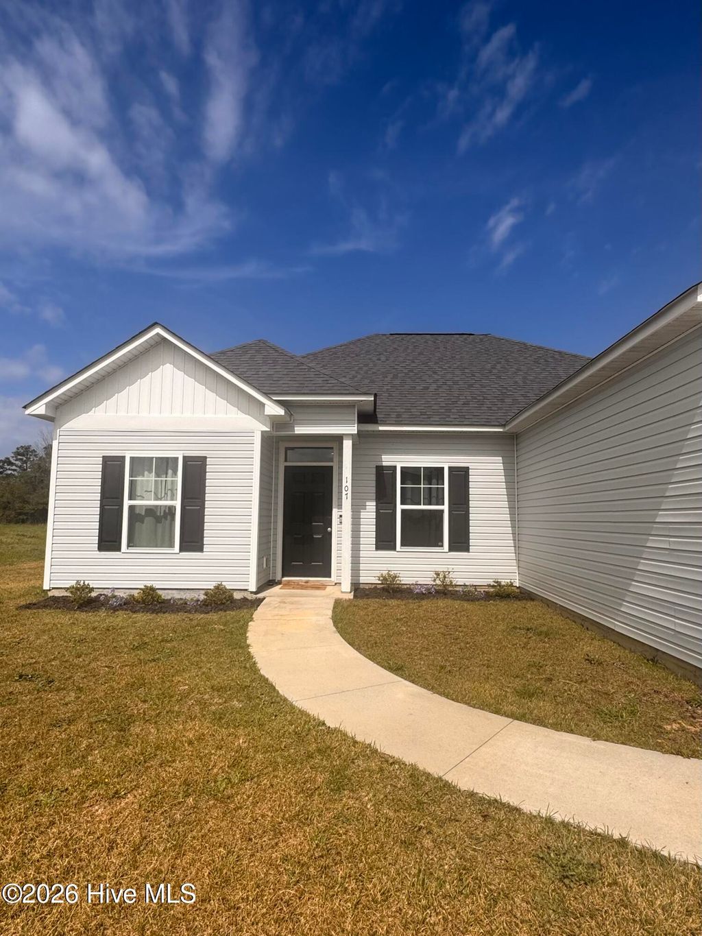 Photo of 107 Adams Landing Way, Maysville, NC 28555 (MLS # 100555370)