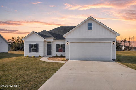 Homes For Sale - 107 Adams Landing Way<br/> Maysville, NC 28555