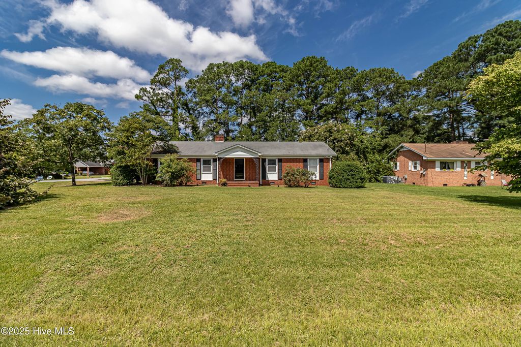 Photo of 1801 E Azalea Drive, Goldsboro, NC 27530 (MLS # 100574087)