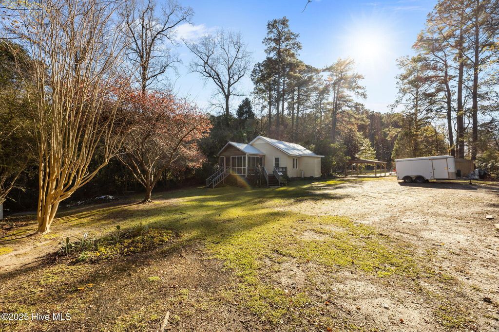 Photo of 104 Pattswood Road, New Bern, NC 28560 (MLS # 100545072)