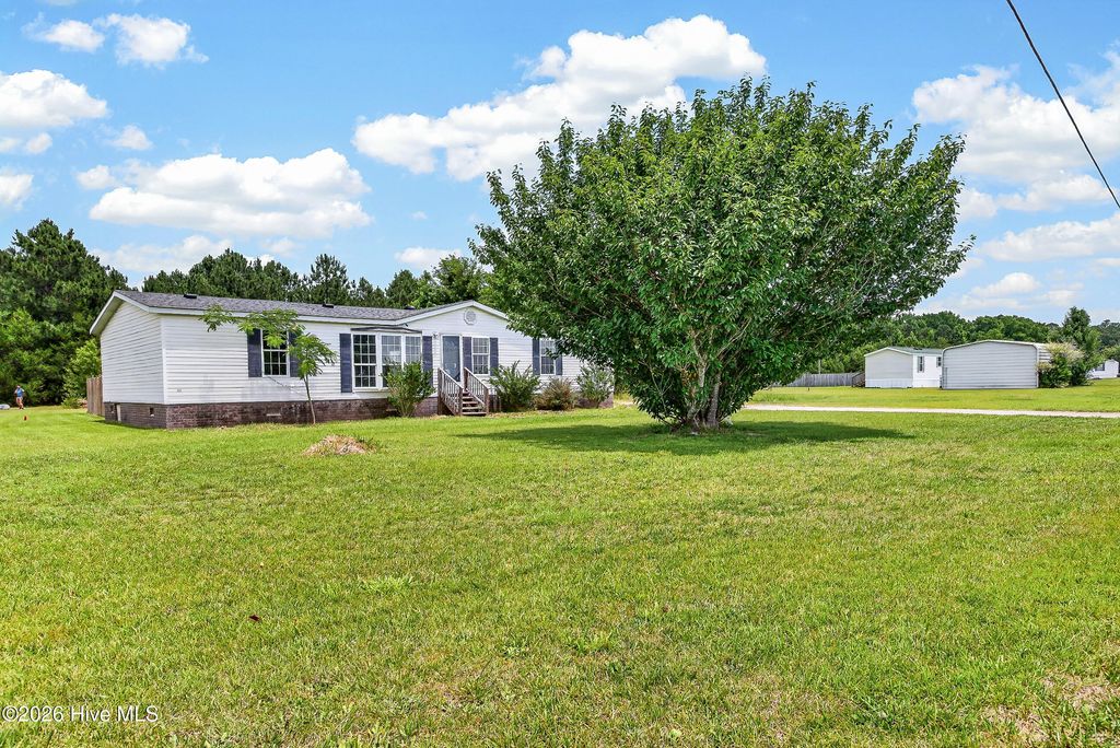 Photo of 2676 White Oak River Road, Maysville, NC 28555 (MLS # 100580605)