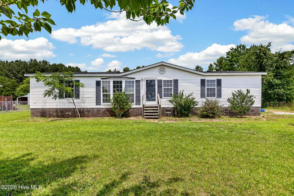 Photo of 2676 White Oak River Road, Maysville, NC 28555 (MLS # 100580605)