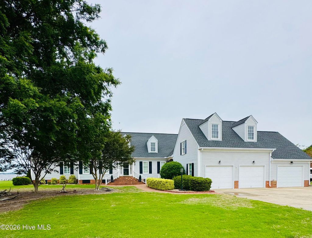 Photo of 1008 Bateman Drive, Elizabeth City, NC 27909 (MLS # 100570963)