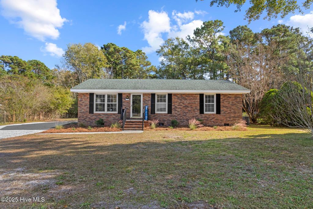Photo of 1462 Country Club Drive, Hampstead, NC 28443 (MLS # 100541728)