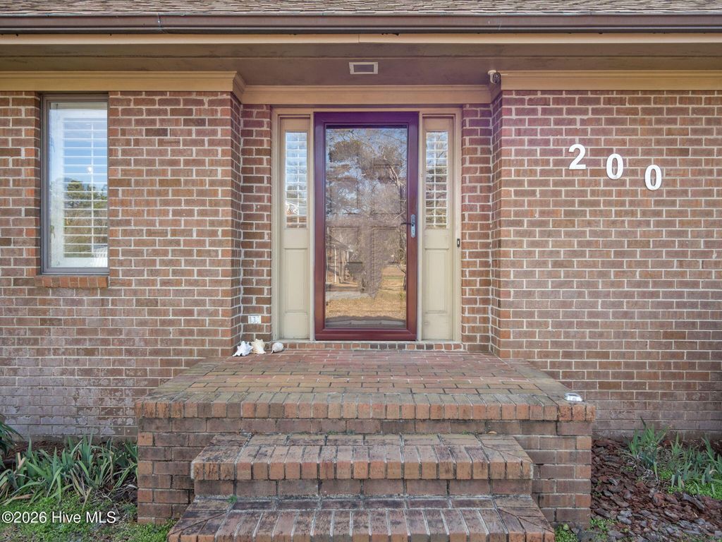 Photo of 200 Pelican Drive, Newport, NC 28570 (MLS # 100554182)