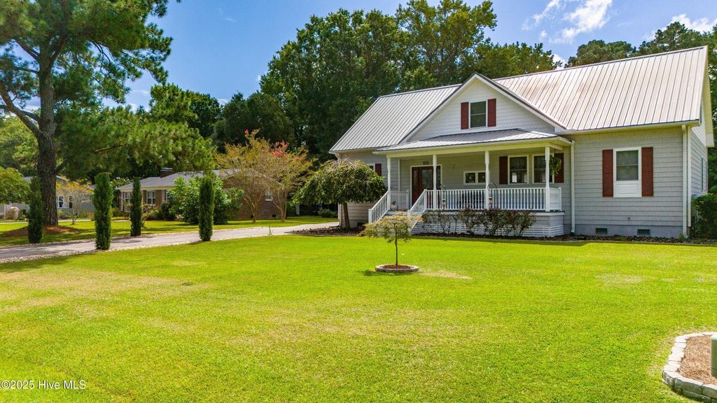 Photo of 505 Ragan Road, Oriental, NC 28571 (MLS # 100547339)