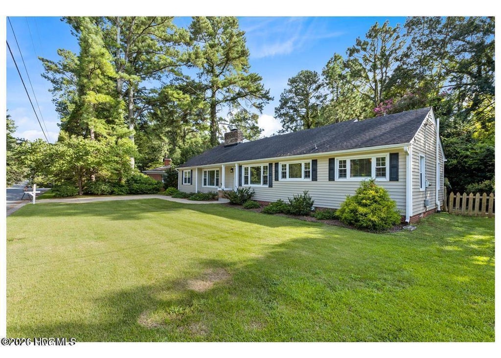 Photo of 1104 N Overlook Drive, Greenville, NC 27858 (MLS # 100593292)