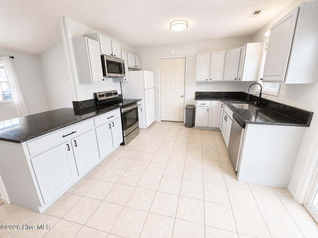 Photo of 164 Glenwood Drive, Hubert, NC 28539 (MLS # 100580207)
