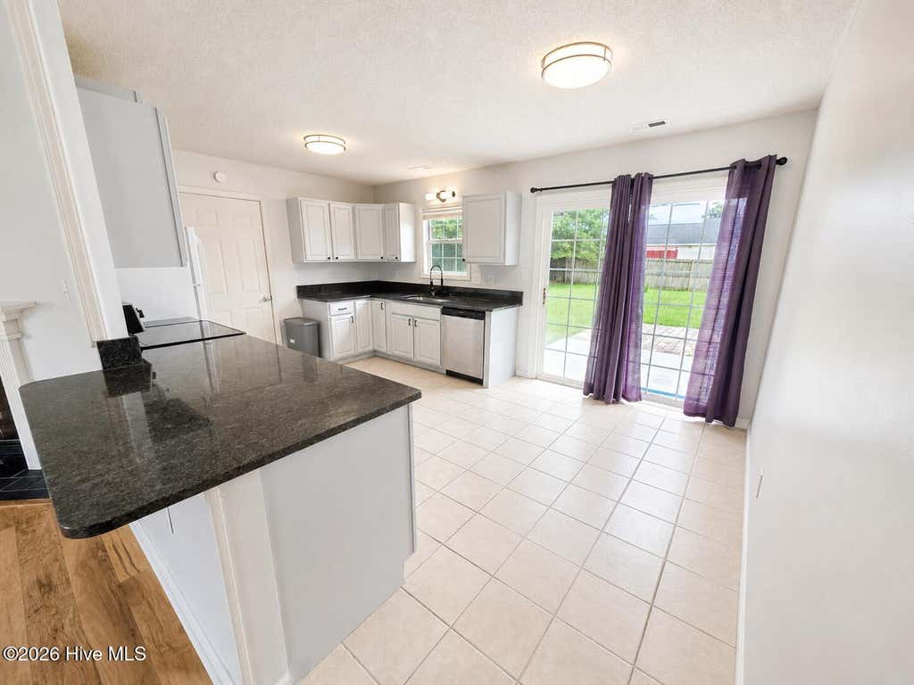 Photo of 164 Glenwood Drive, Hubert, NC 28539 (MLS # 100580207)