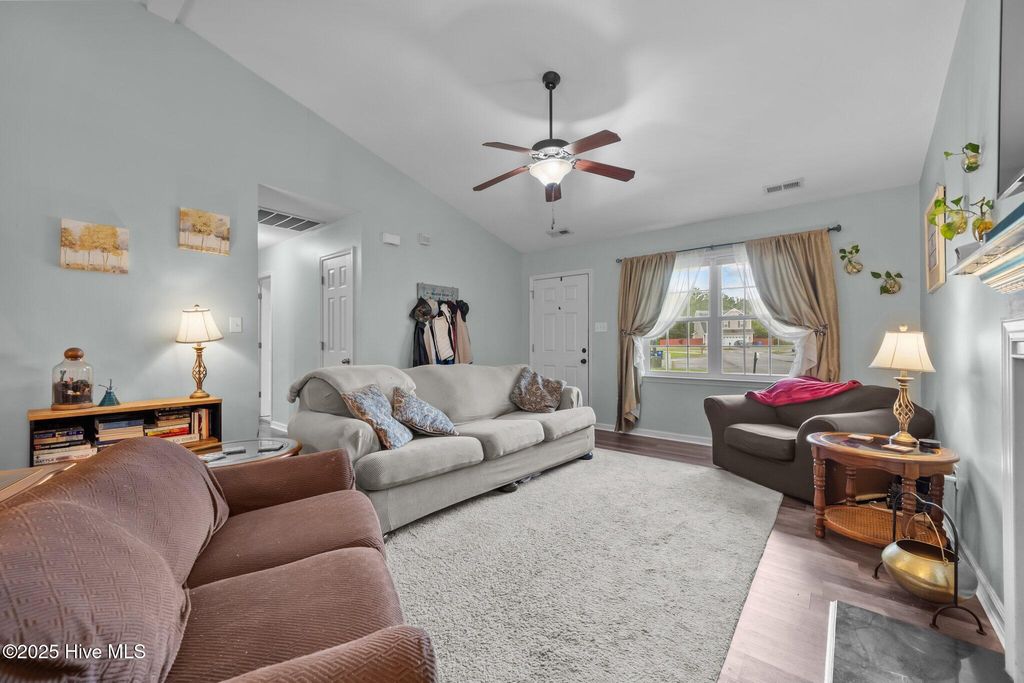 Photo of 1006 Hollyfield Court, Jacksonville, NC 28546 (MLS # 100557104)