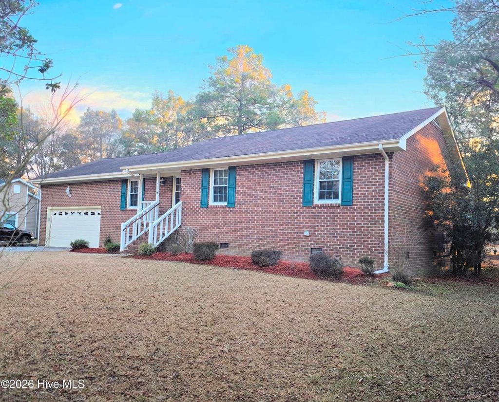Photo of 709 Plantation Drive, New Bern, NC 28562 (MLS # 100551611)