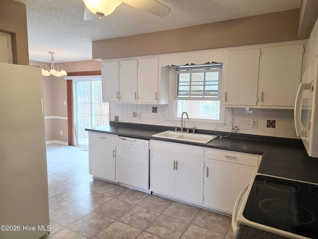 Photo of 709 Plantation Drive, New Bern, NC 28562 (MLS # 100551611)