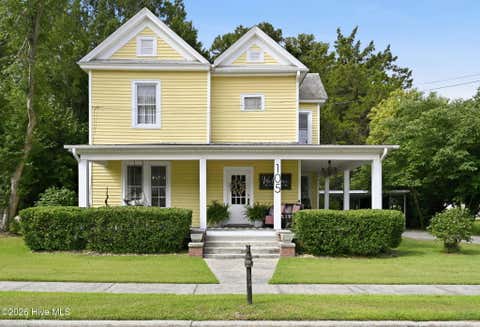 Photo of 105 E Hargett Street, Richlands, NC 28574 (MLS # 100589273)