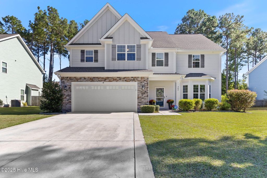 Photo of 362 W Goldeneye Lane, Sneads Ferry, NC 28460 (MLS # 100536642)