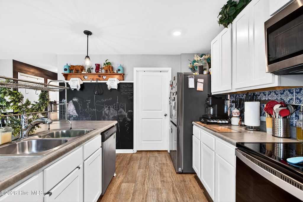 Photo of 1139 Carteret Manor Drive, Jacksonville, NC 28546 (MLS # 100566530)