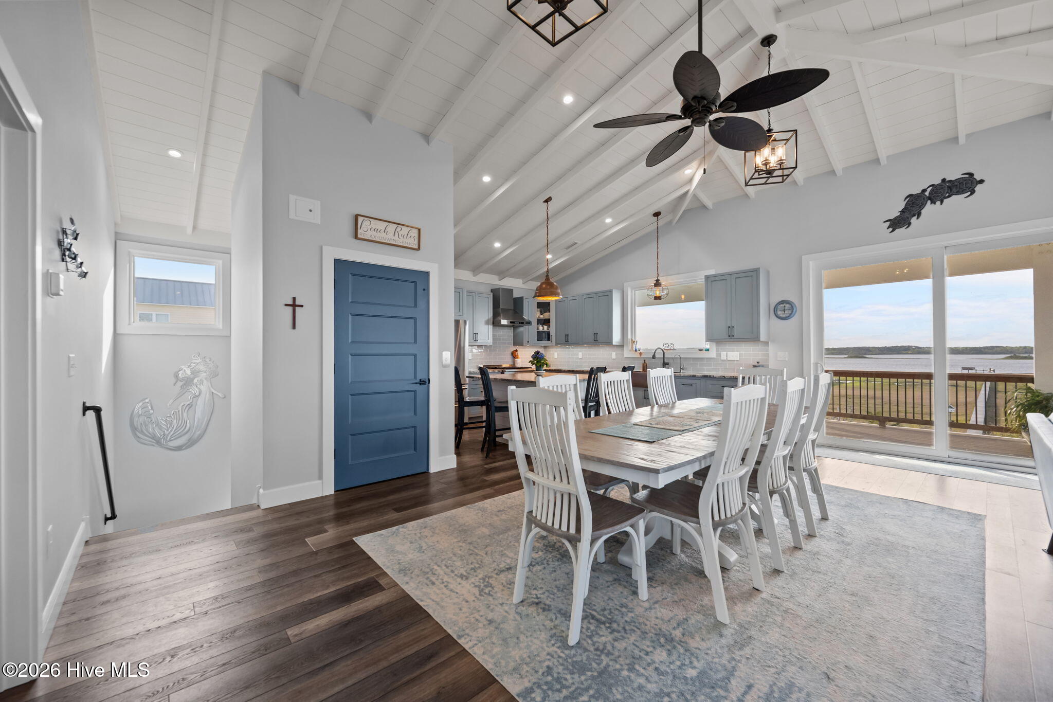 1207 S Topsail Drive