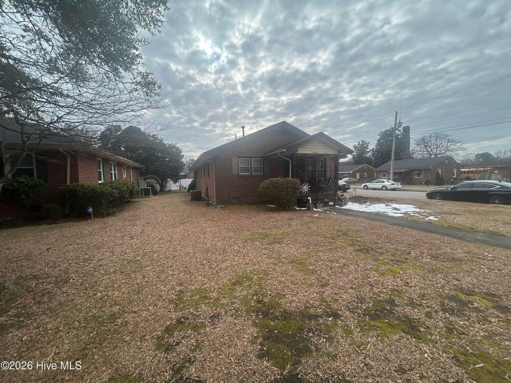 Photo of 1300 Marlow Street E, Wilson, NC 27893 (MLS # 100559312)