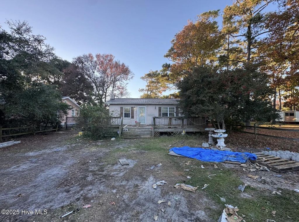 Photo of 105 NE 67th Street, Oak Island, NC 28465 (MLS # 100542558)