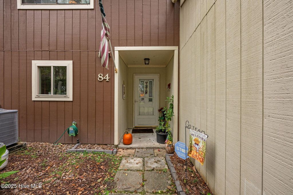 Photo of 84 Quarterdeck Townes, New Bern, NC 28562 (MLS # 100536524)