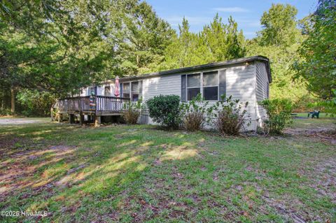 Homes For Sale - 710 W West Firetower Road<br/> Swansboro, NC 28584