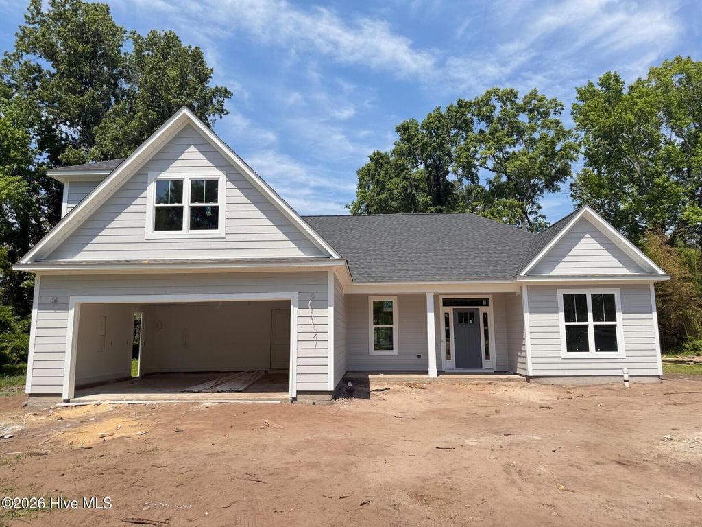 Photo of 122 Live Oak Circle, Lake Waccamaw, NC 28450 (MLS # 100562704)