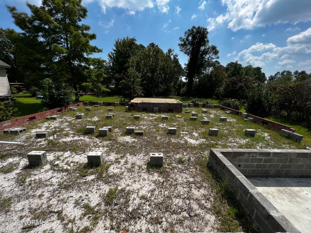 Photo of 7012 Brittany Lakes Drive, Wilmington, NC 28411 (MLS # 100404125)