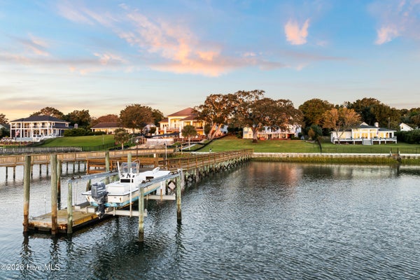 8332 BALD EAGLE LN, WILMINGTON, NC 28411 - Image 47bdb18637a5d7cdfe8e6a26f0e92610/3891917451