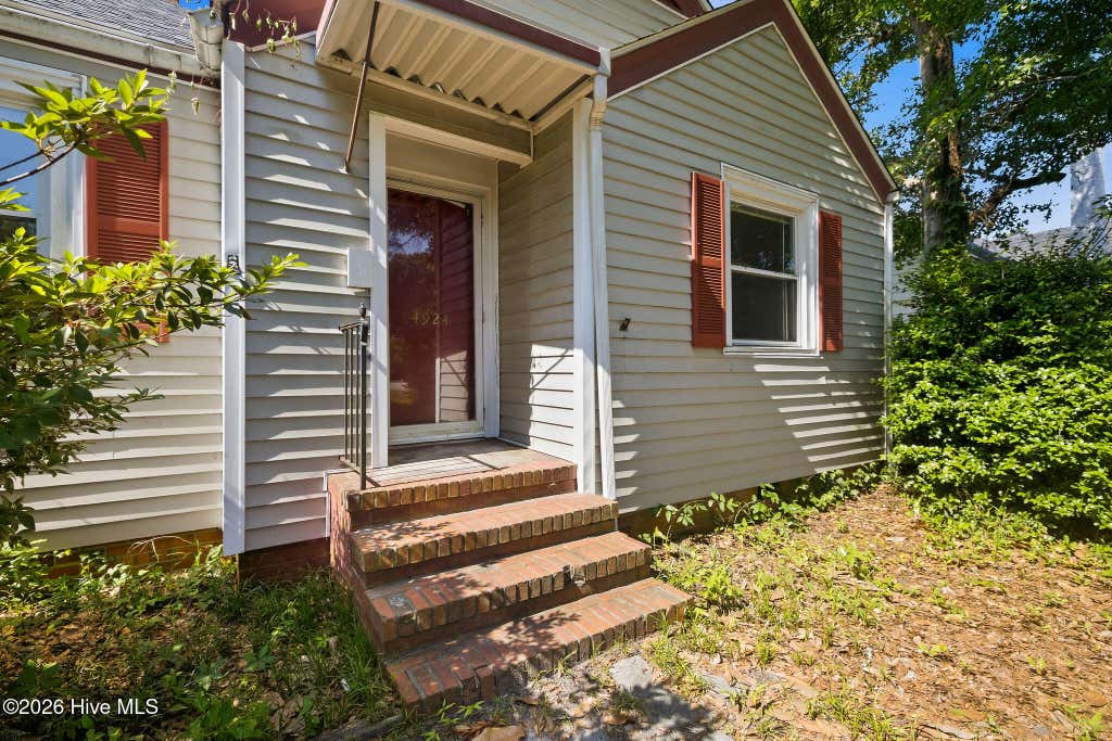 Photo of 4924 Oleander Drive, Wilmington, NC 28403 (MLS # 100582541)