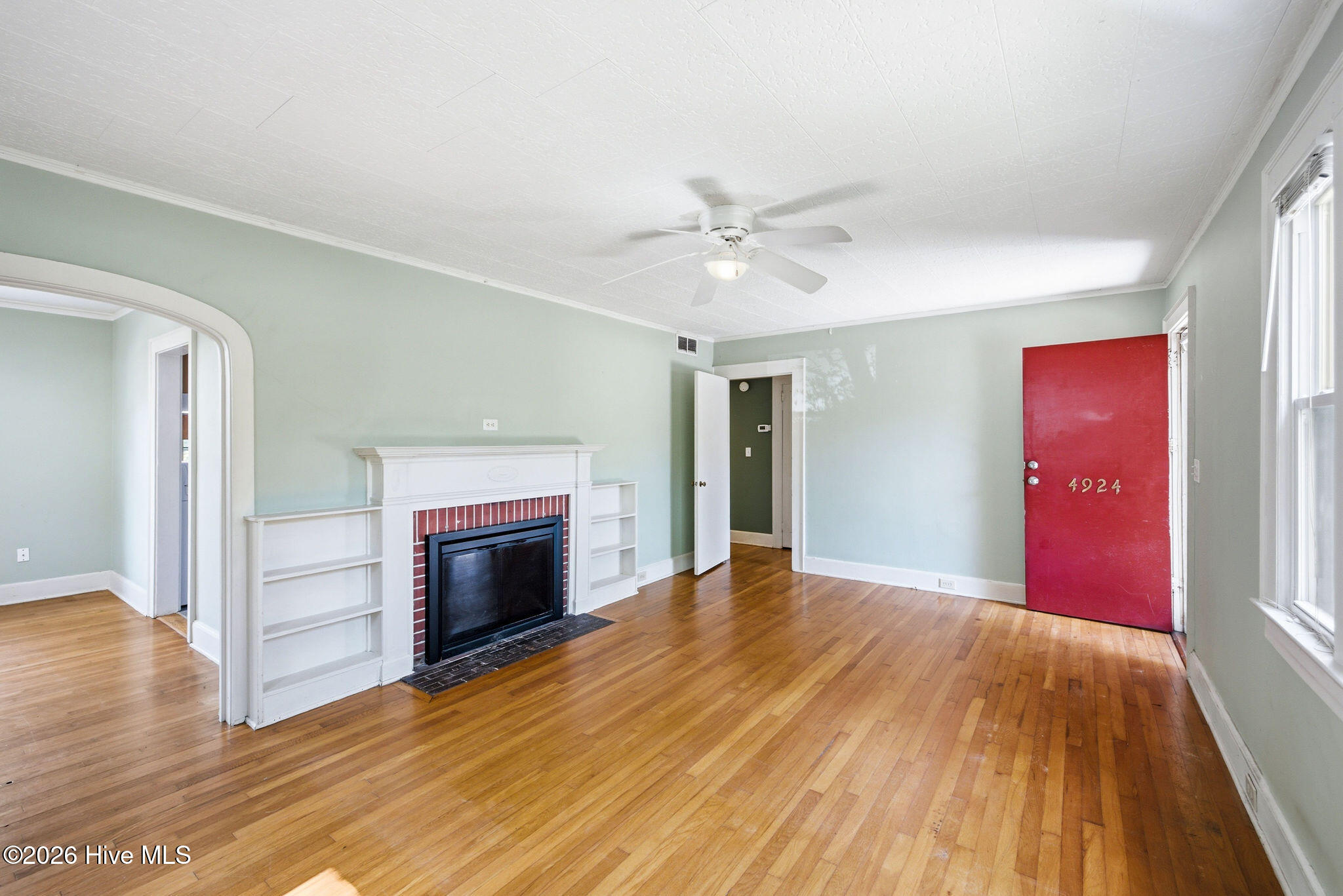 4924 Oleander Drive