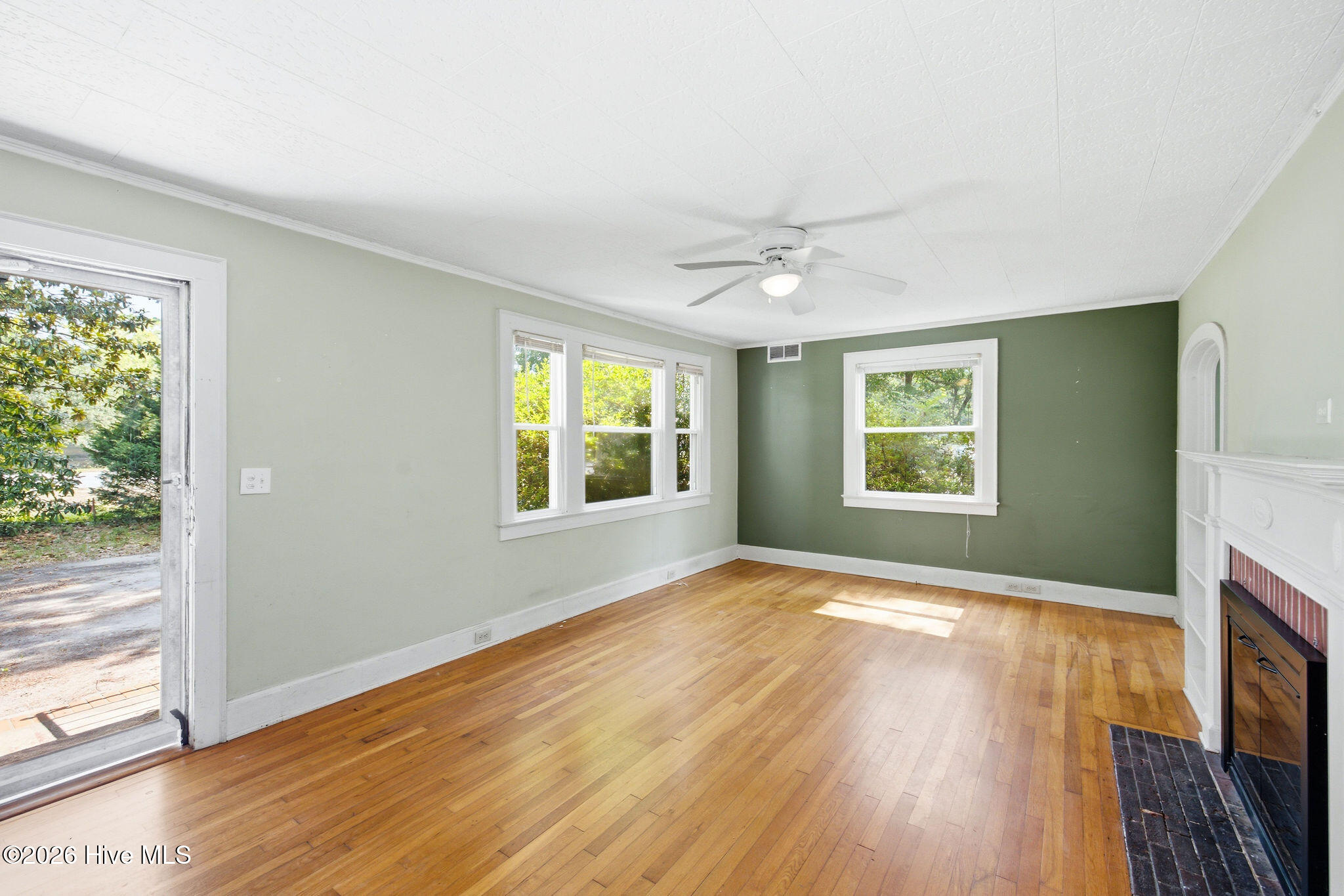 4924 Oleander Drive