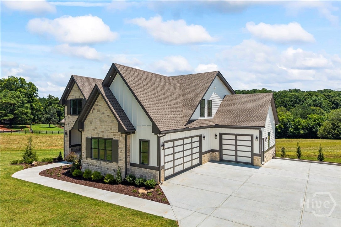 810 North Hampton Way