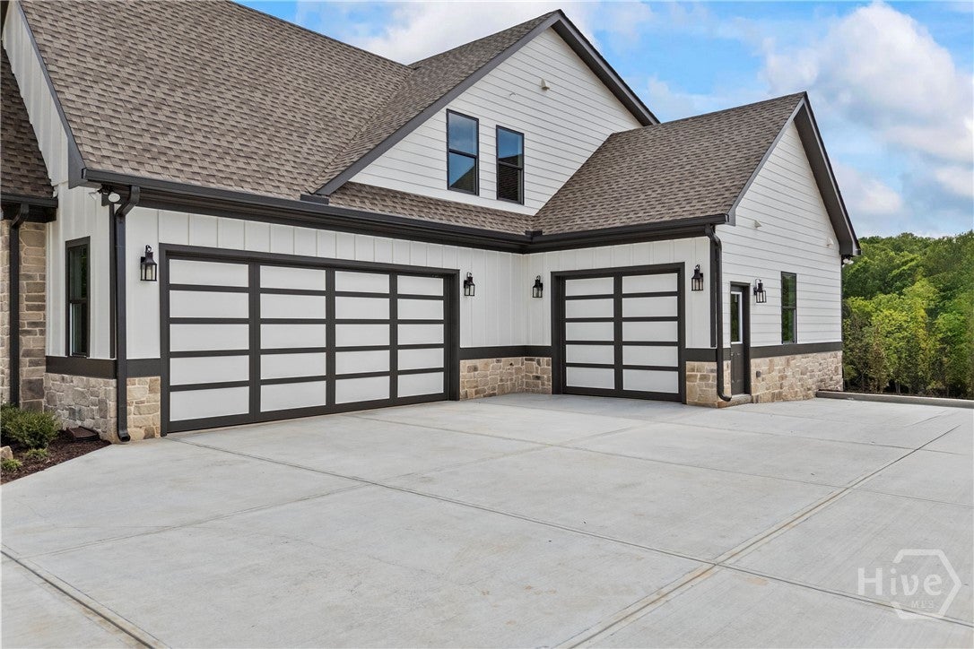 810 North Hampton Way