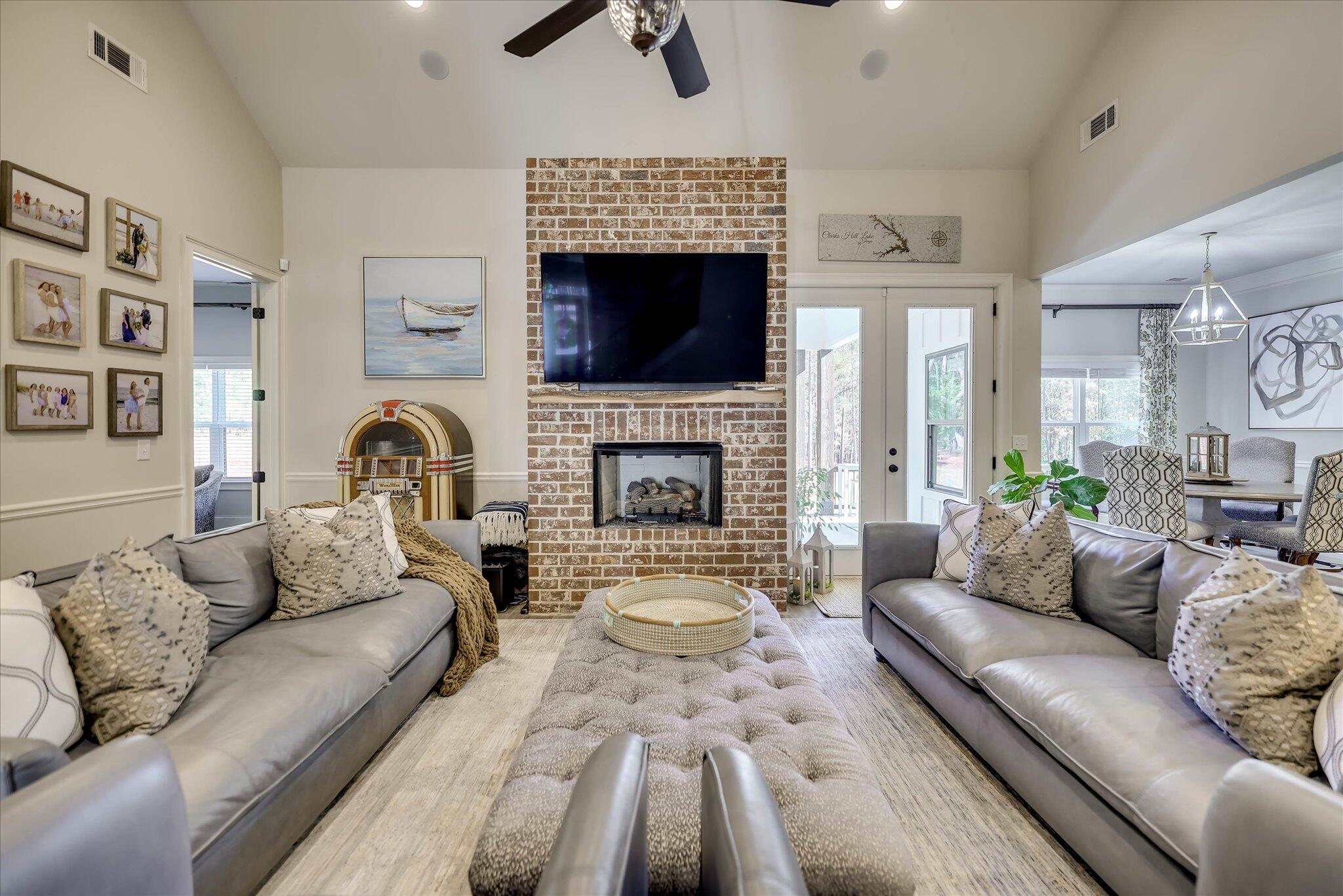 1076 Providence Ferry Road