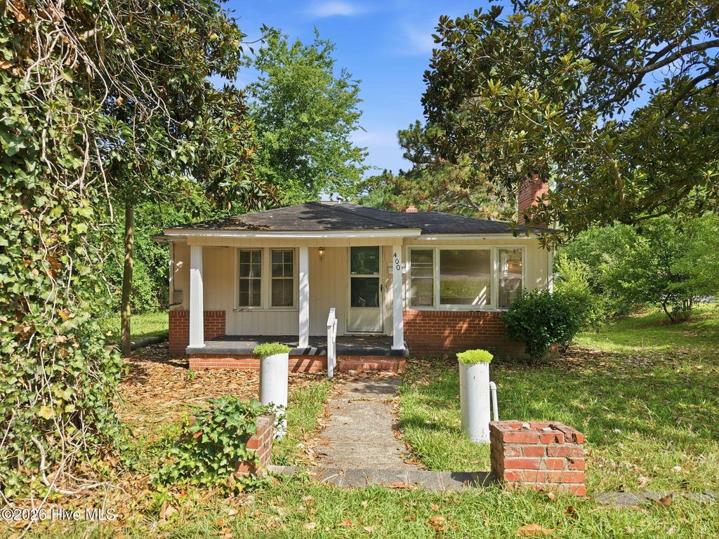 Photo of 400 S Hardin Street, Southern Pines, NC 28387 (MLS # 100588969)