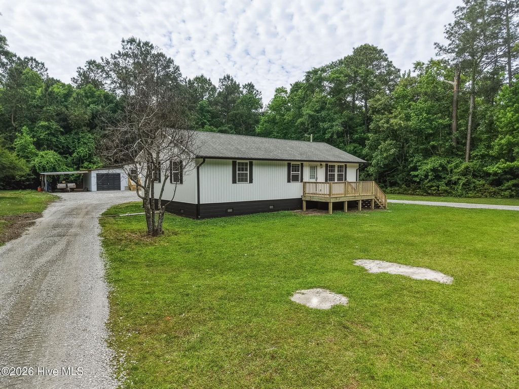 Photo of 206 Village Drive, Beaufort, NC 28516 (MLS # 100571052)