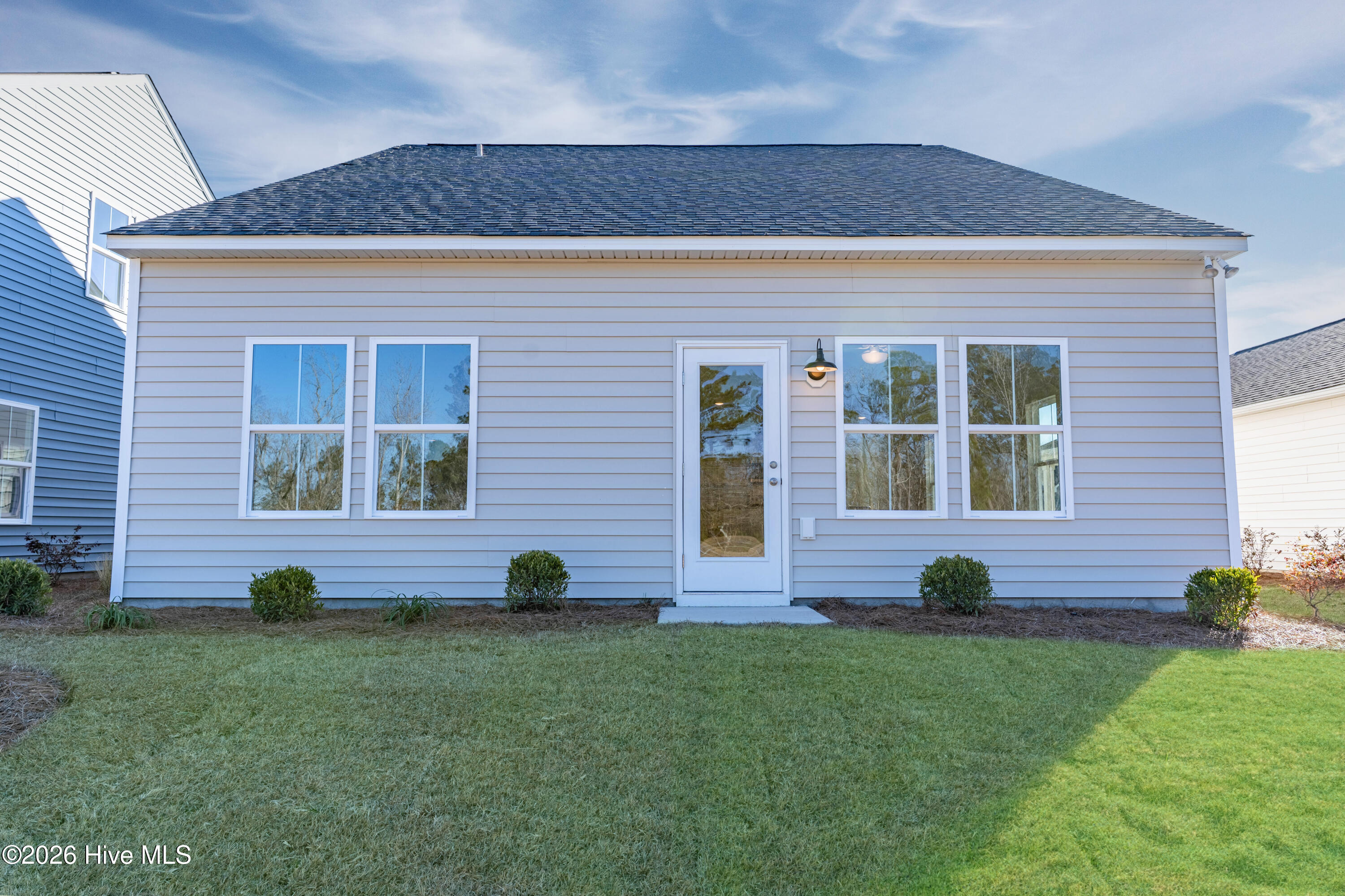 33 E Pioneer Way 153