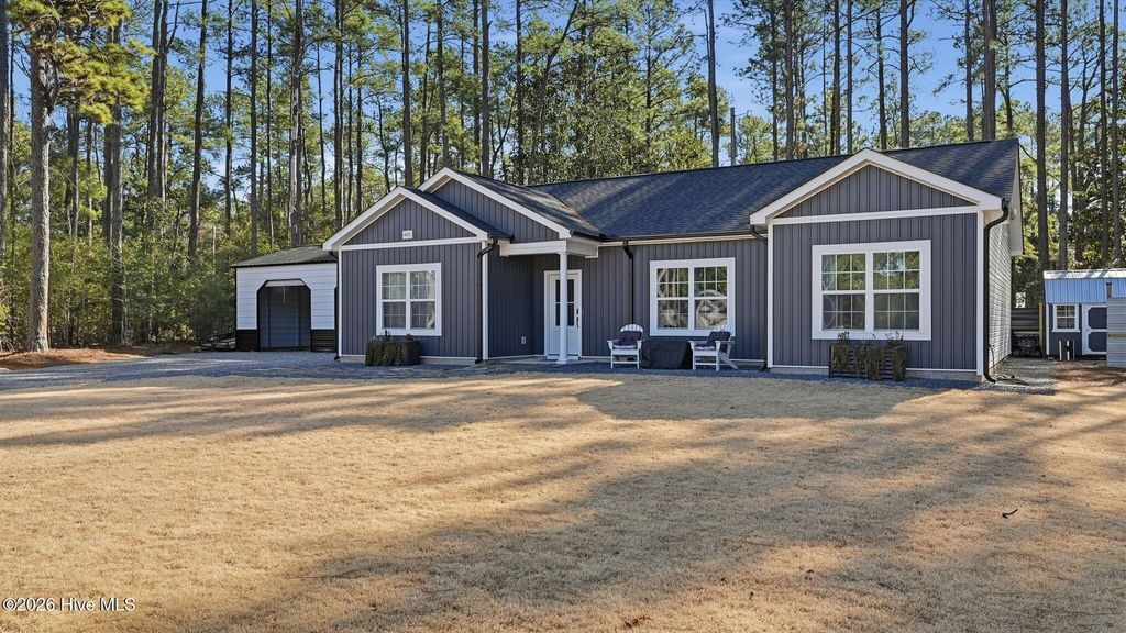 Photo of 440 Edgewood Terrace Drive, West End, NC (MLS # 100572757)