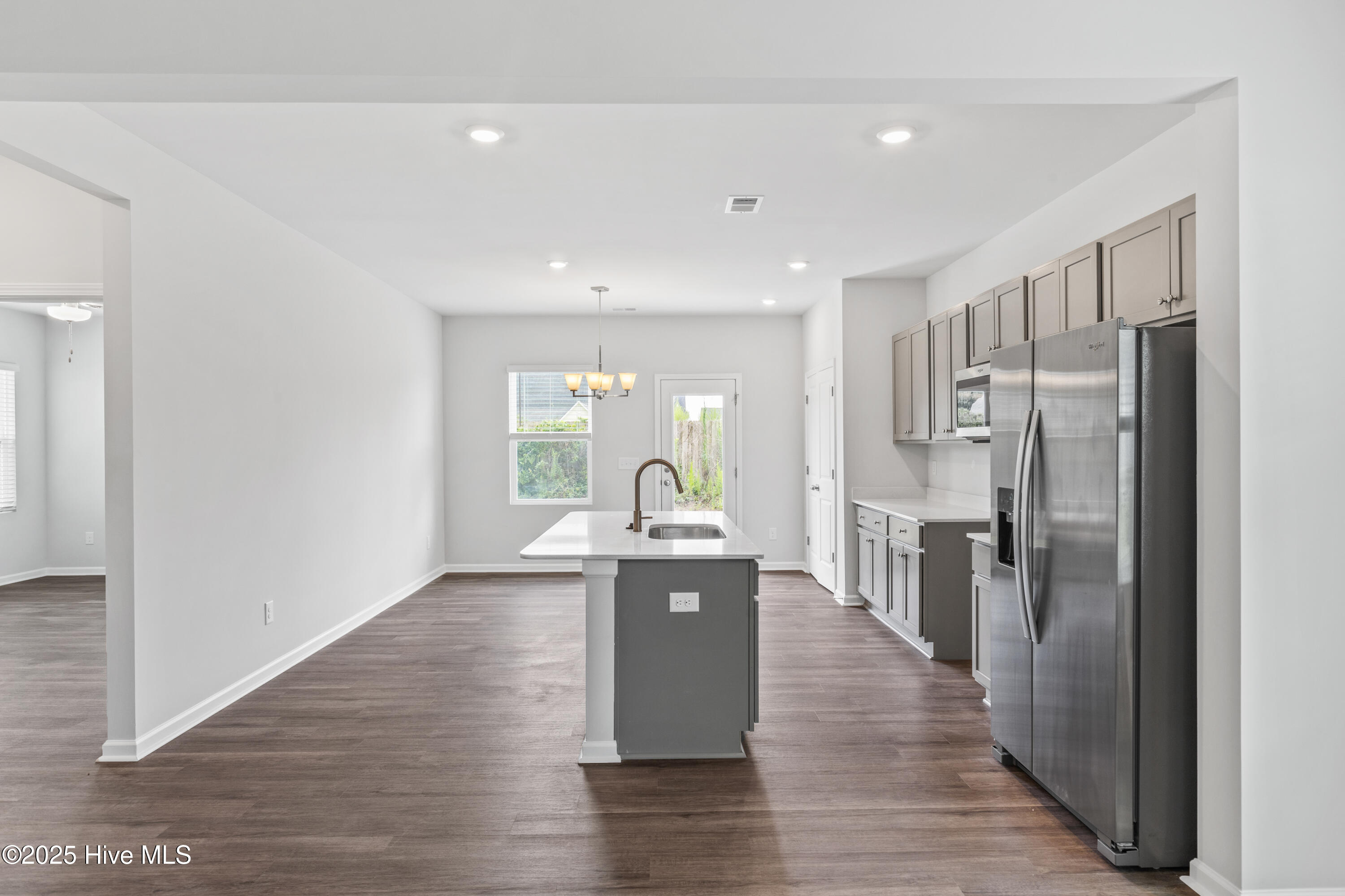 606 S Squires Run Lane