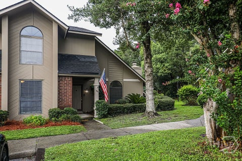 Townhouse For Sale - 459 Mall Boulevard #100<br/> Savannah, GA 31406