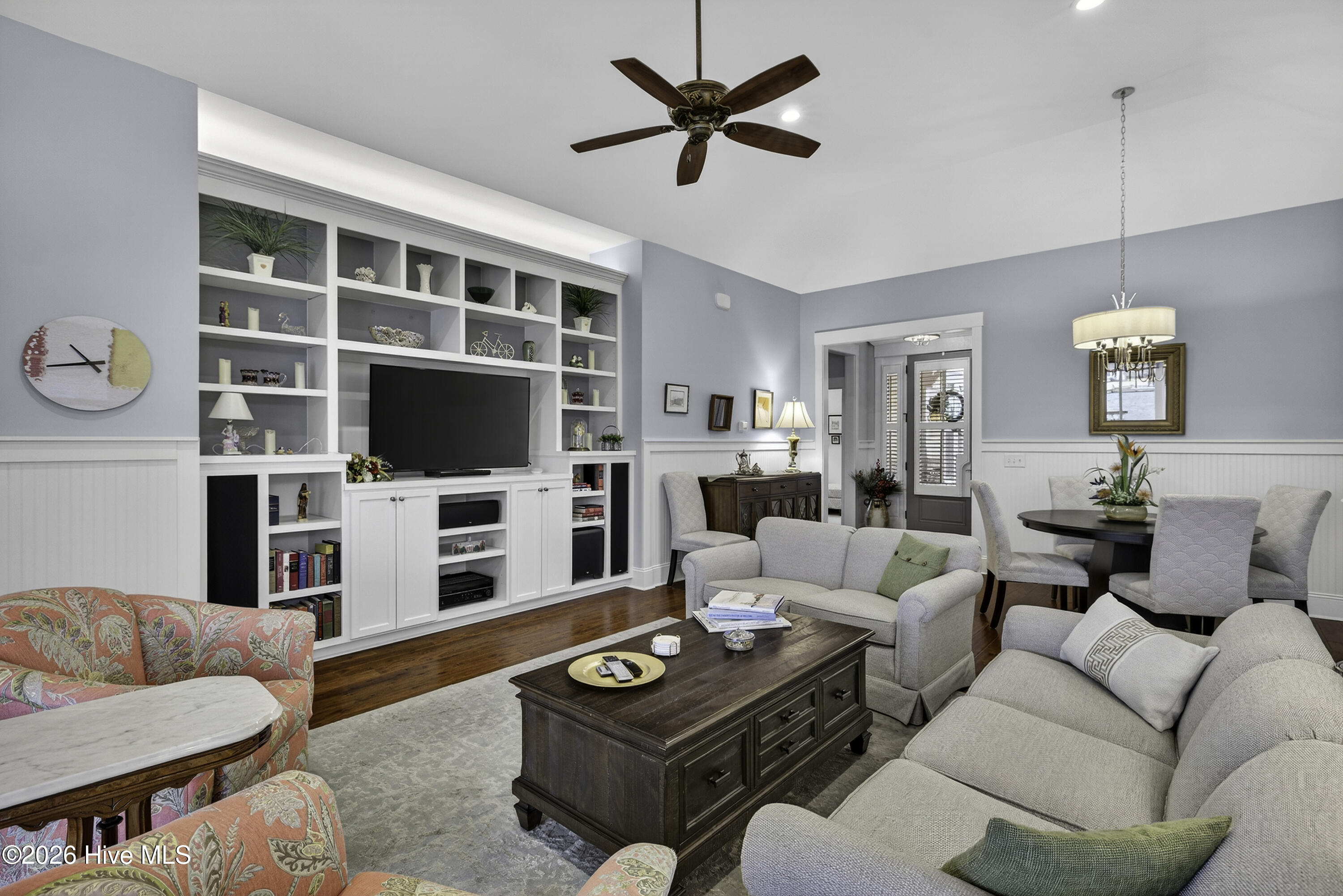 8290 Cabana Court NE