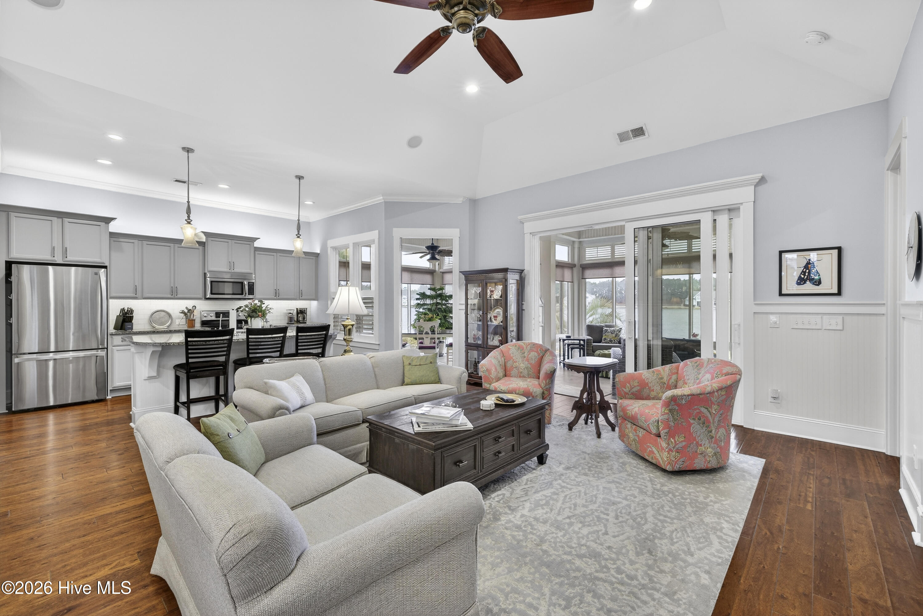 8290 Cabana Court NE