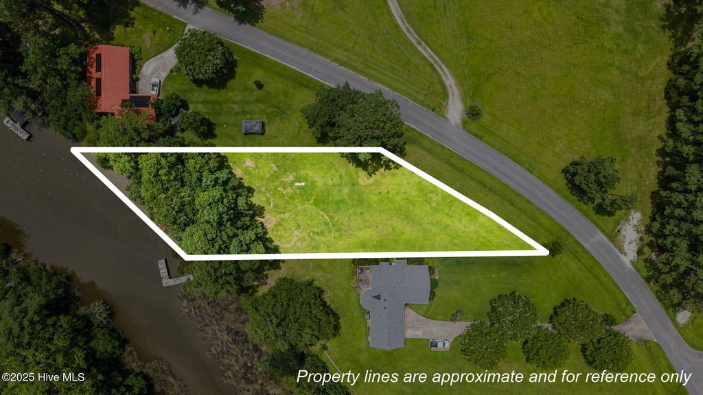 Photo of 9335 Doris Drive, Oriental, NC 28571 (MLS # 100519961)