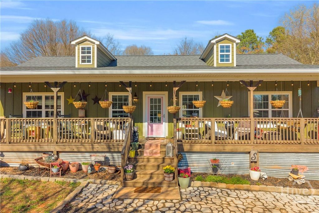 Photo of 92 Timber Lane Ln, Royston, GA 30662 (MLS # CL351045)