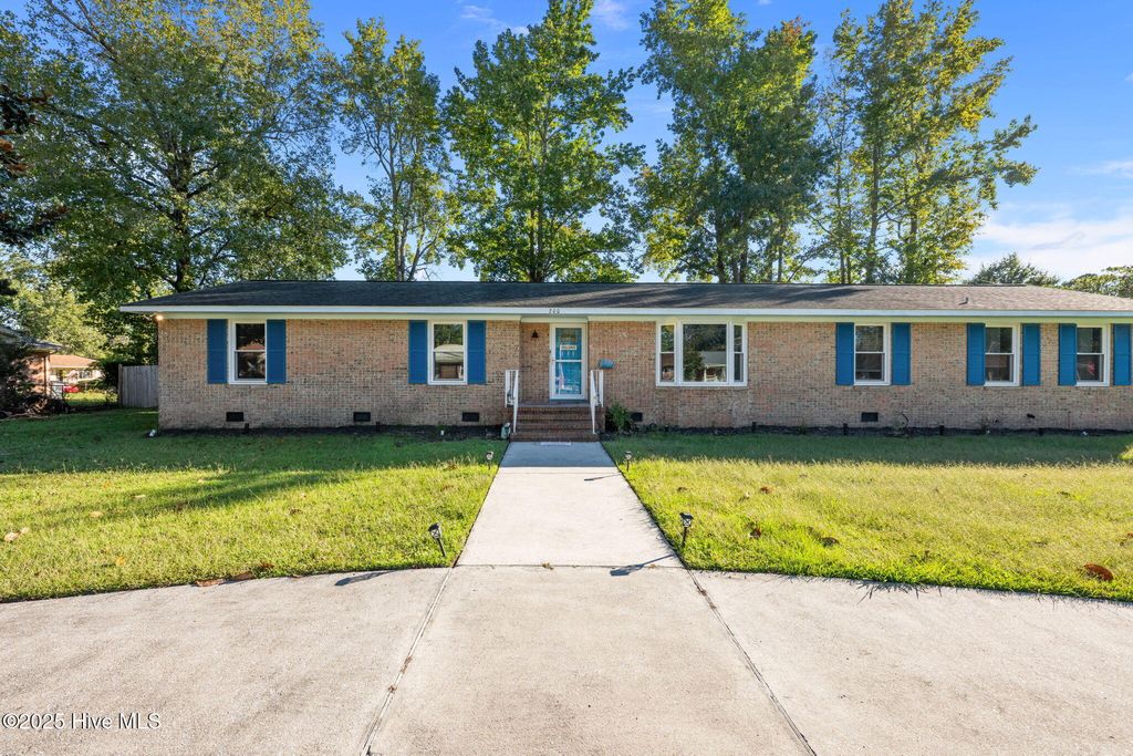 Photo of 200 Stratford Road, Havelock, NC 28532 (MLS # 100531303)