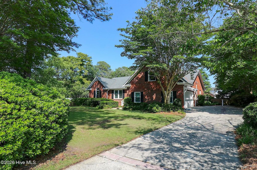 Photo of 3301 Grey Leaf Drive, Wilmington, NC 28409 (MLS # 100569674)