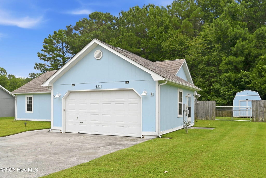 Photo of 121 Daphne Drive, Hubert, NC 28539 (MLS # 100592265)