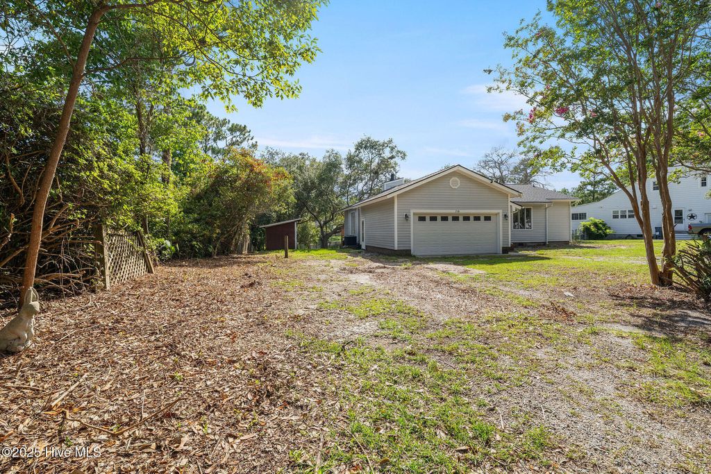 Photo of 710 Summit Road, Southport, NC 28461 (MLS # 100522130)