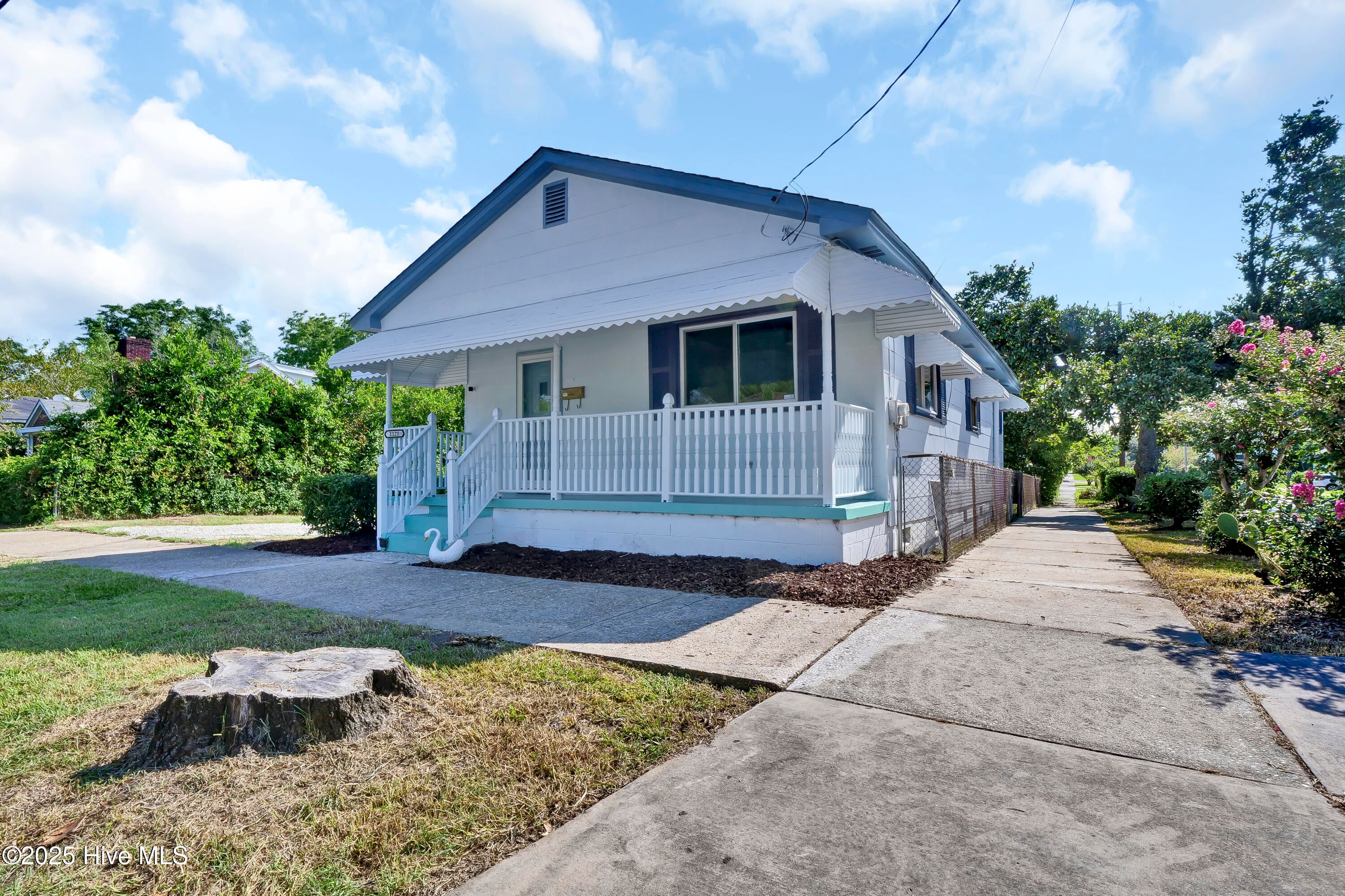 1121 S 6th Street