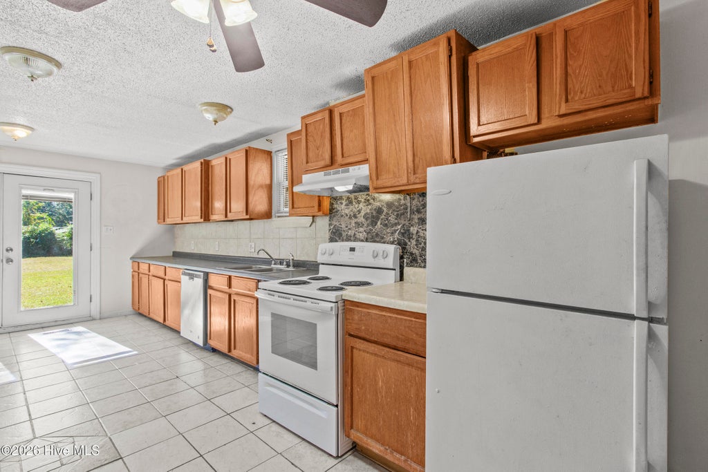 Photo of 1915 Davis Street, New Bern, NC 28562 (MLS # 100613408)